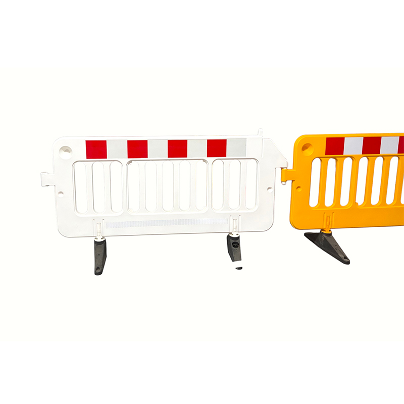 Umiikot na Heavy-duty Support-type Pinagsama-samang Blow-molded Interlocking Pedestrian Guardrail