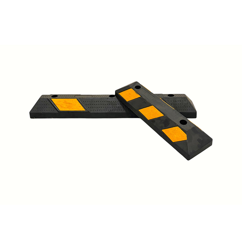 Reinforced Short Rubber Reflective Marking Wheel Stops