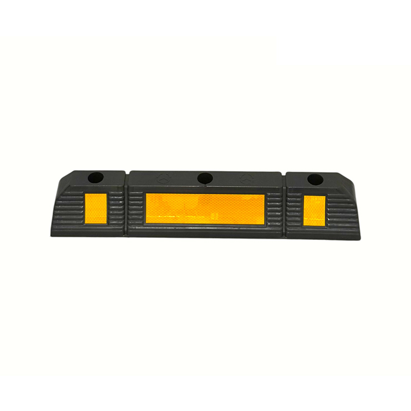 Three-section Anti-slip High-visibility Rubber Wheel Stops